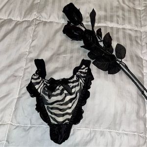 🖤lady’s black silk bikini from European brand S 🖤